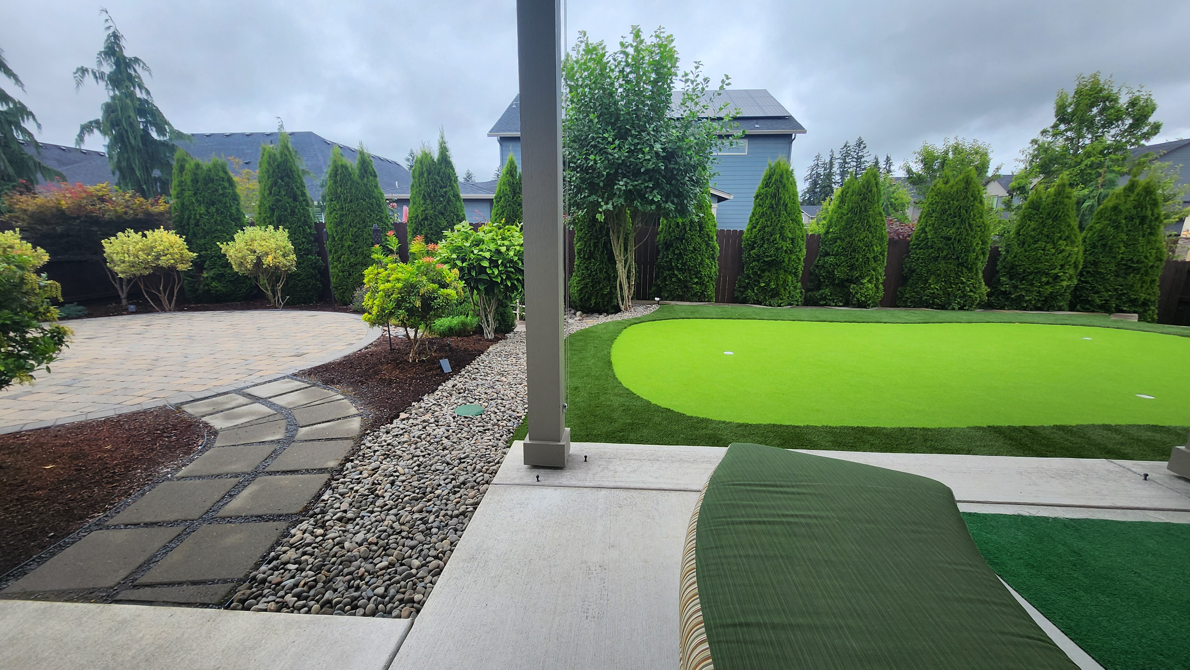 puttng-green1 Completed backyard putting green with landscaped borders