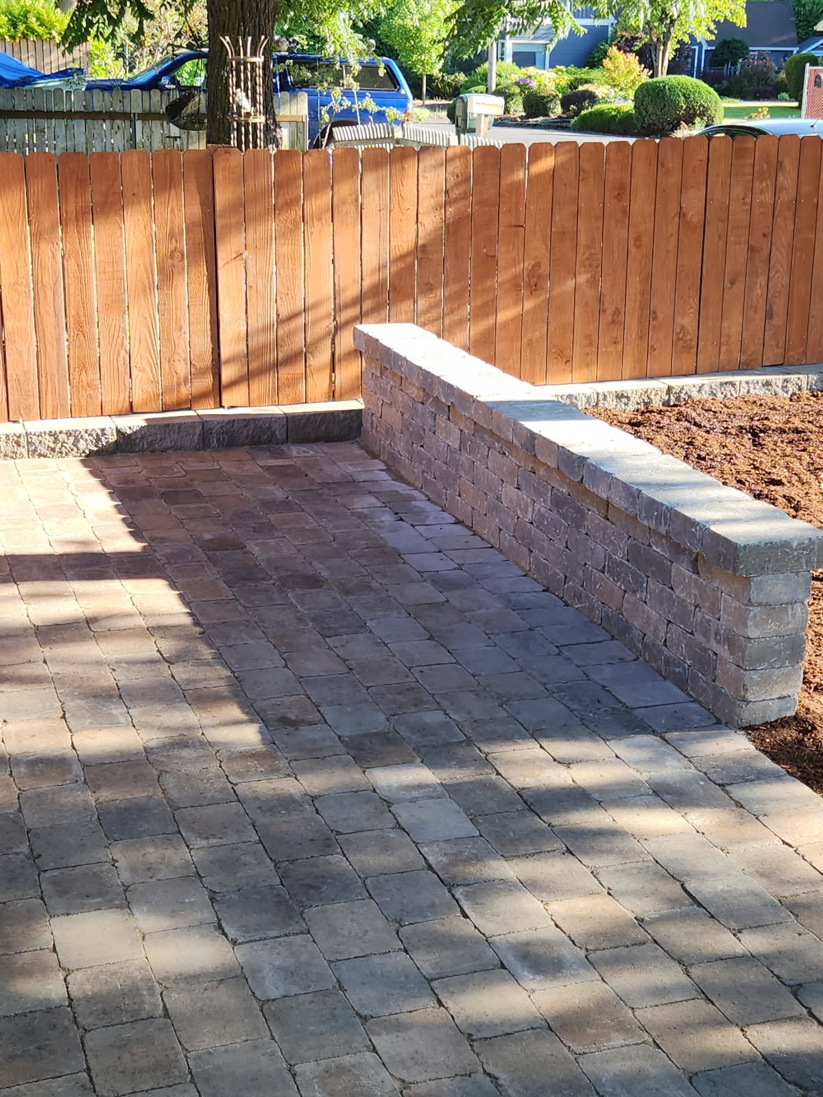 short-reetaining-wall.webp Short retaining wall creating a finished garden edge